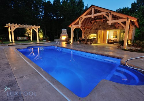 outdoor-swimming-pool-builder