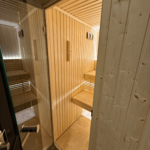 london swimming pool project done by luxpool 7